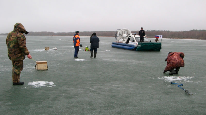На ОВХ штрафуют авто, снегоходы, мотособаки на льду