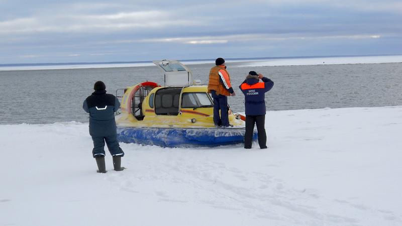 Спасатели МЧС наблюдают за ситуацией на реке Обь Мчс мониторит ситуацию