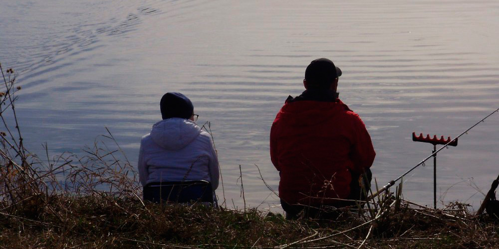 Рыбаки на реке